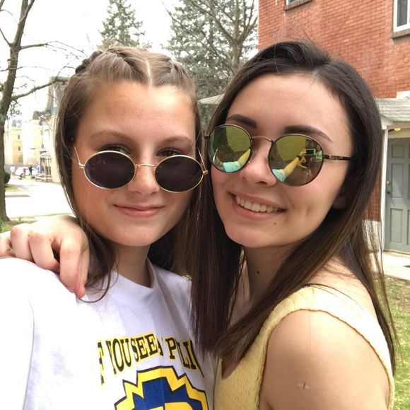 Meet your Posher, Lauren - Picture 1 of 1